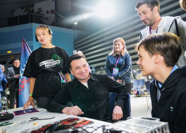 Андрей Воробьев дал старт финалу  международного чемпионата «Битва роботов»