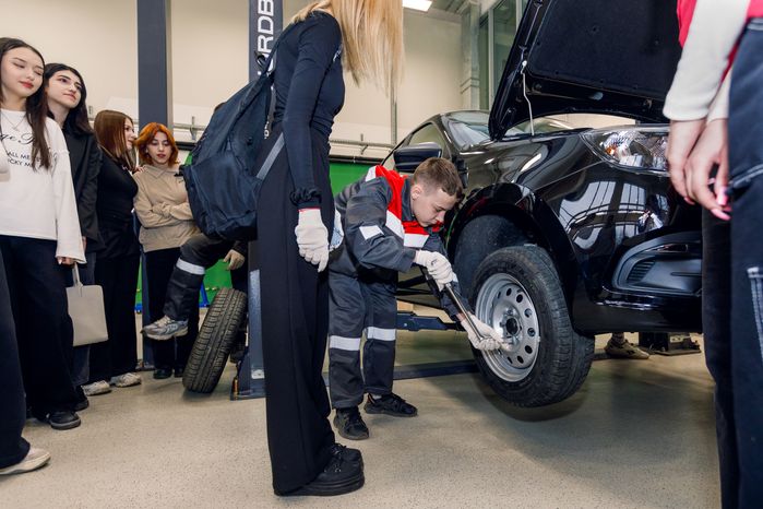 Фестиваль профессий «Путь навыков» в Бронницком автомобильно-дорожном колледже