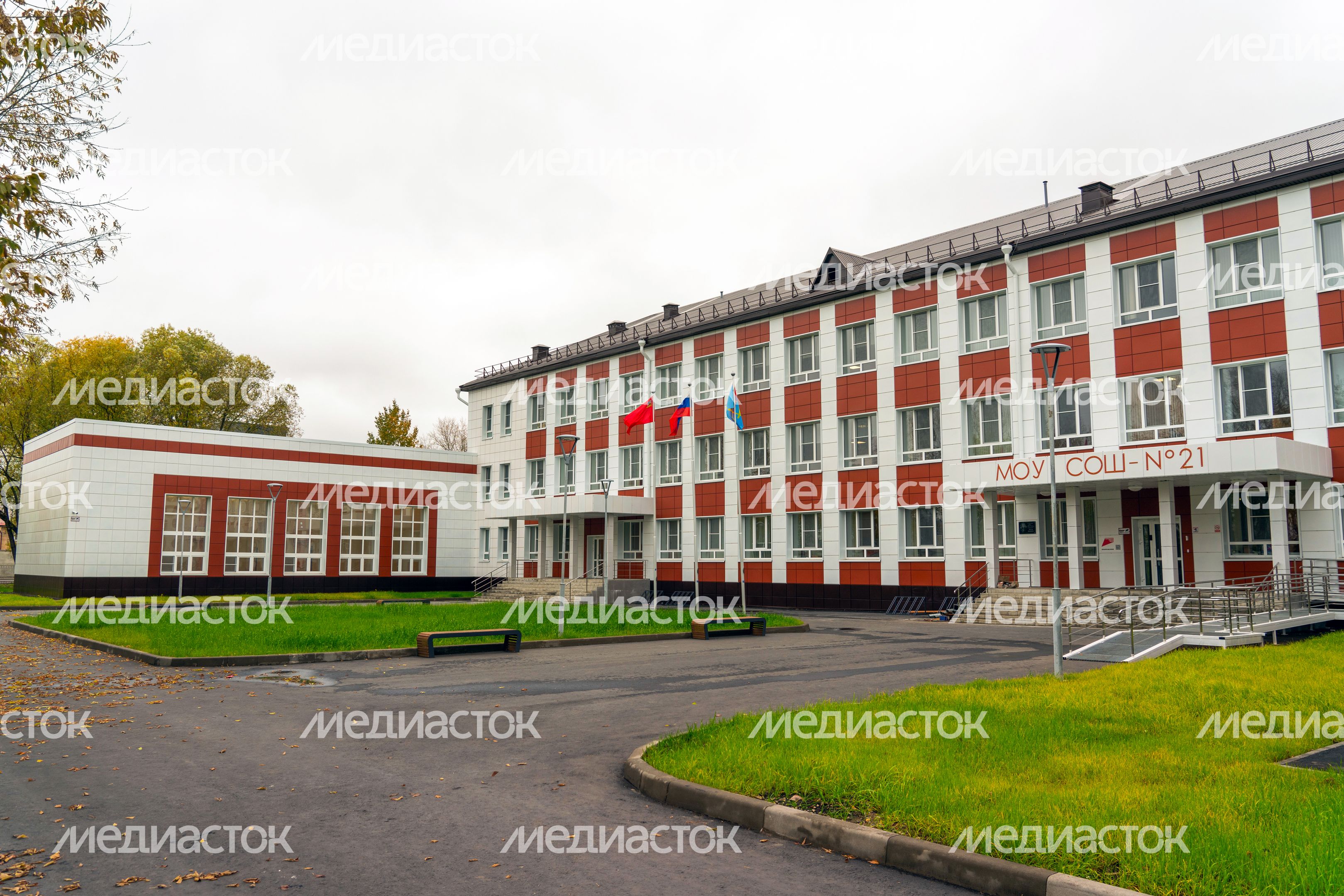 Учебный корпус №4 средней школы №21 на проспекте Юных Ленинцев в Подольске после капитального ремонта Учебный корпус №4 средней школы №21 на проспекте Юных Ленинцев в Подольске после капитального ремонта