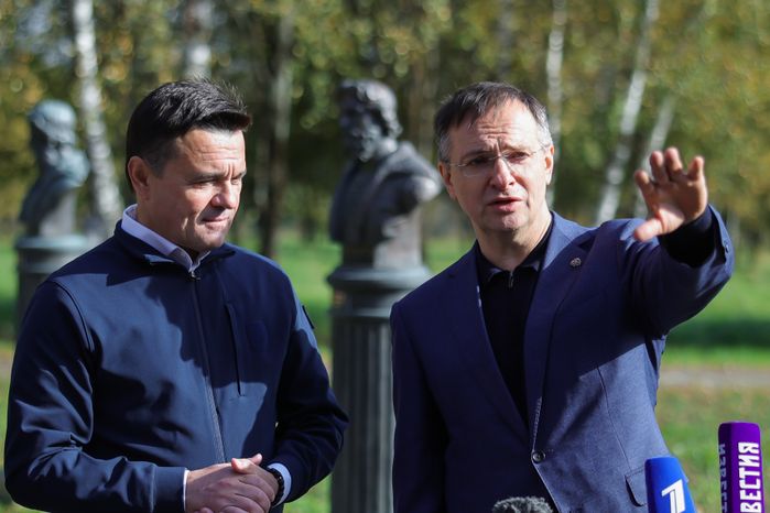 Андрей Воробьев и Владимир Мединский открыли Аллею правителей в усадьбе Татищева