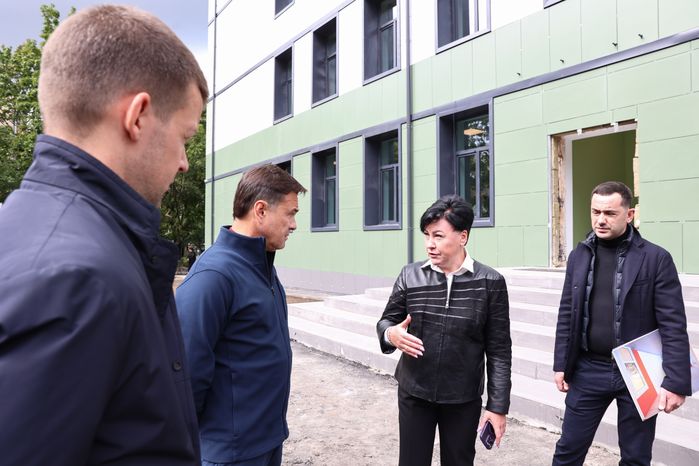 Андрей Воробьев проверил готовность школы № 32 в Балашихе после капремонта