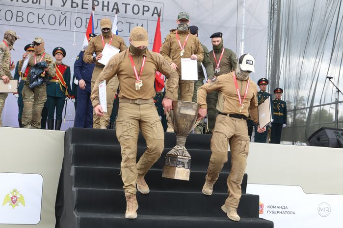 Андрей Воробьев вручил призы победителям III "Кубка Победы" по армейскому тактико-стрелковому многоборью