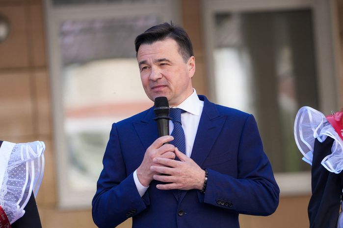Губернатор поздравил выпускников реутовской СОШ №10 с последним звонком
