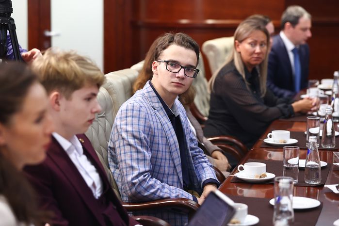 Обсуждение Губернатором Подмосковья с победителями, призерами школьных олимпиад и их наставниками развития образования в регионе