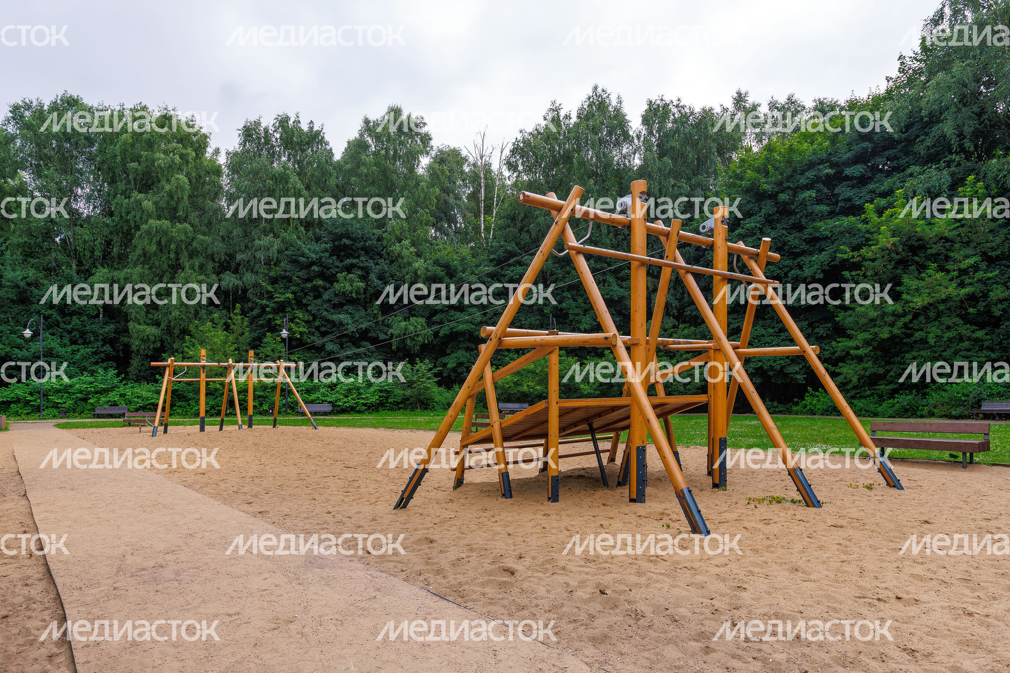 Томилинский парк сказок в округе Люберцы