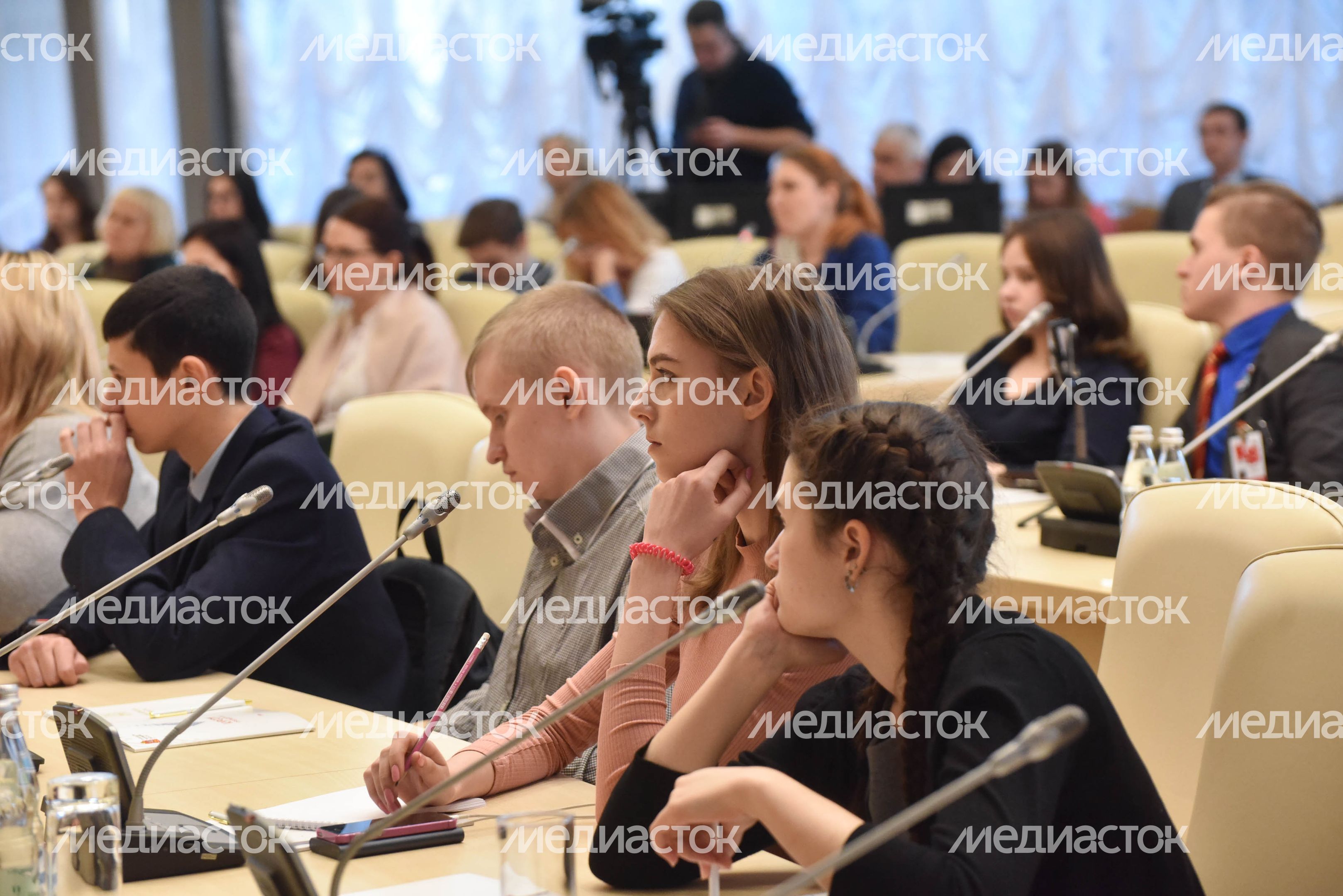 Церемония вручения удостоверений юным корреспондентам из подмосковных молодежных редакций