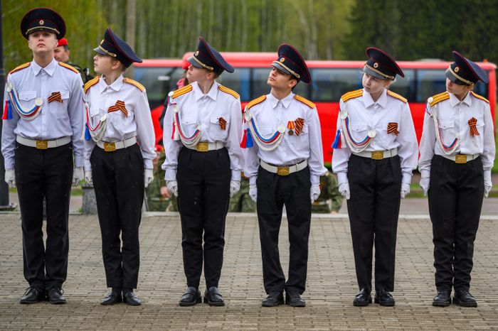 Военно-патриотическая игра «Юнармия, вперед!», посвященная Дню Победы, в Горках Ленинских