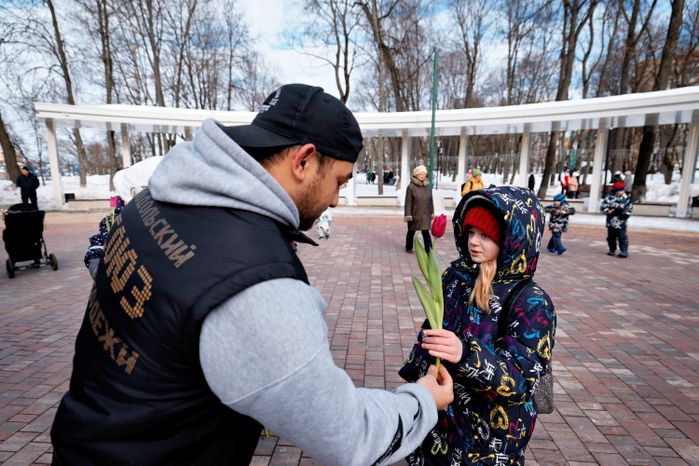 Фестиваль «Весна, цветы и комплименты» к празднику 8 Марта в парке имени В. Талалихина в Подольске