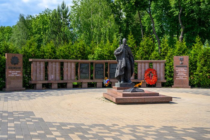 Мемориал погибшим в Великой Отечественной войне жителям Лосино-Петровского на территории Никольского парка