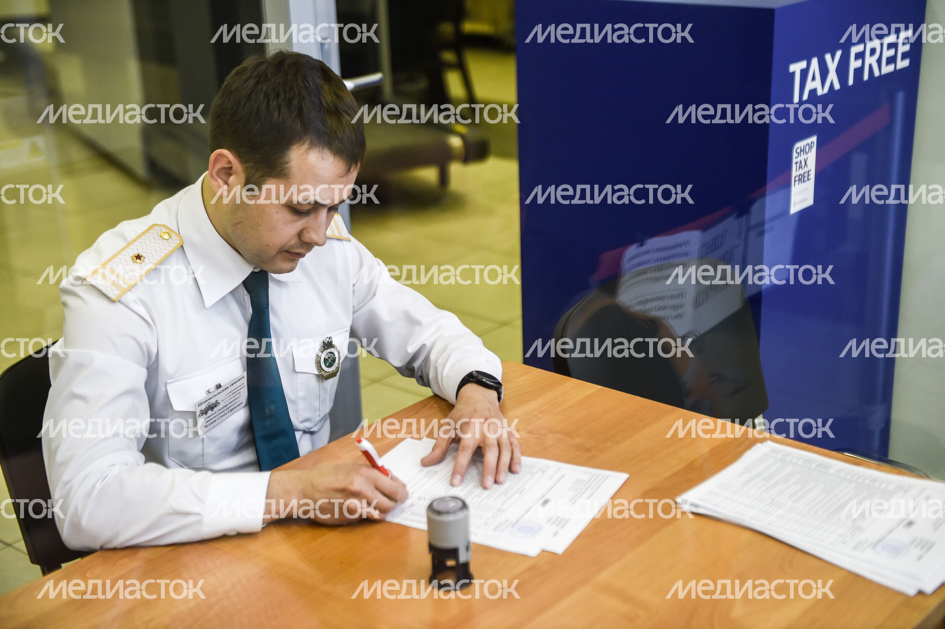 Система tax free для возврата НДС иностранцам начинает работу в России в тестовом режиме