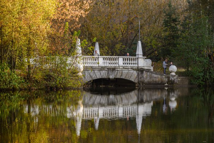 Мраморный мост в поселке Кратово Раменского округа