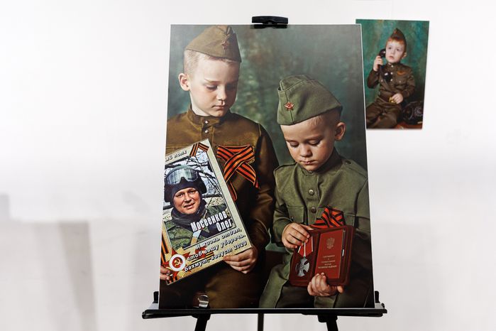 Фотовыставка «Семья Героя» о семьях участников СВО из Химок
