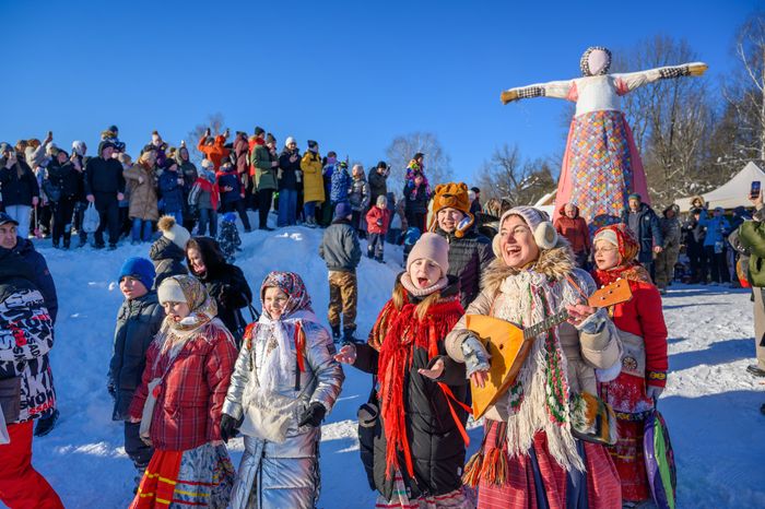 Сожжение чучела на Масленице в Мураново
