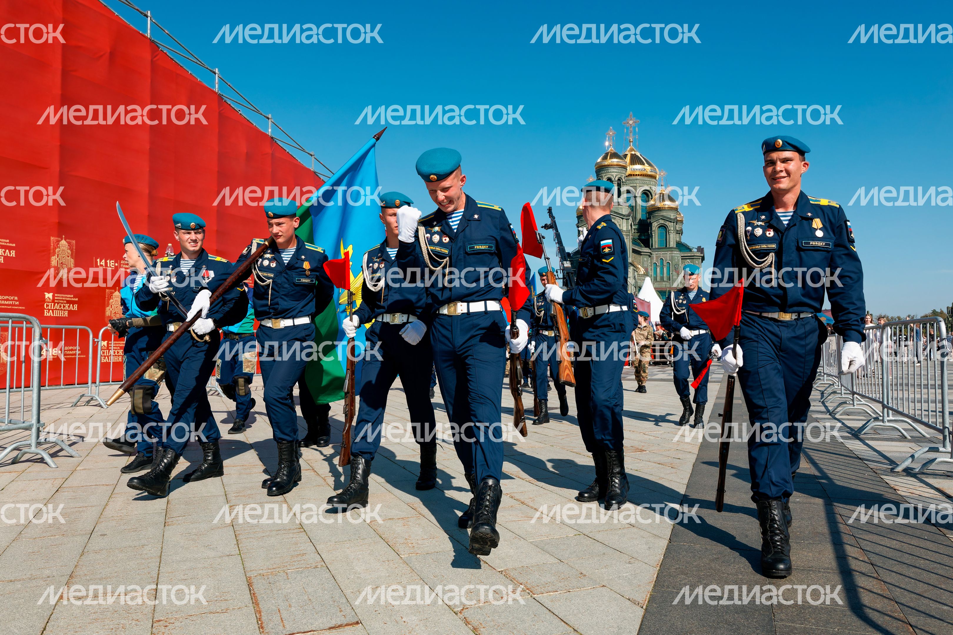 Лучшие военные оркестры силовых ведомств мира на военно-музыкальном фестивале «Спасская башня» у Главного храма ВС РФ
