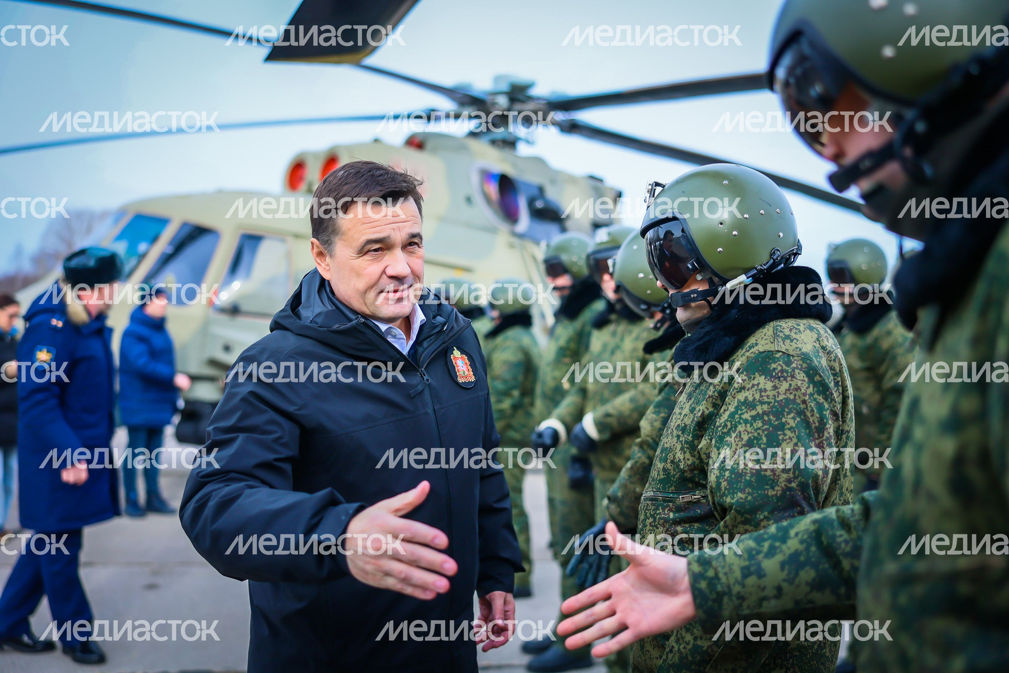 Губернатор поблагодарил военнослужащих вертолетной эскадрильи
