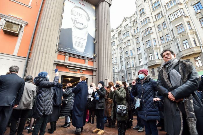 Церемония прощания с актером Василием Лановым в московском театре имени Вахтангова