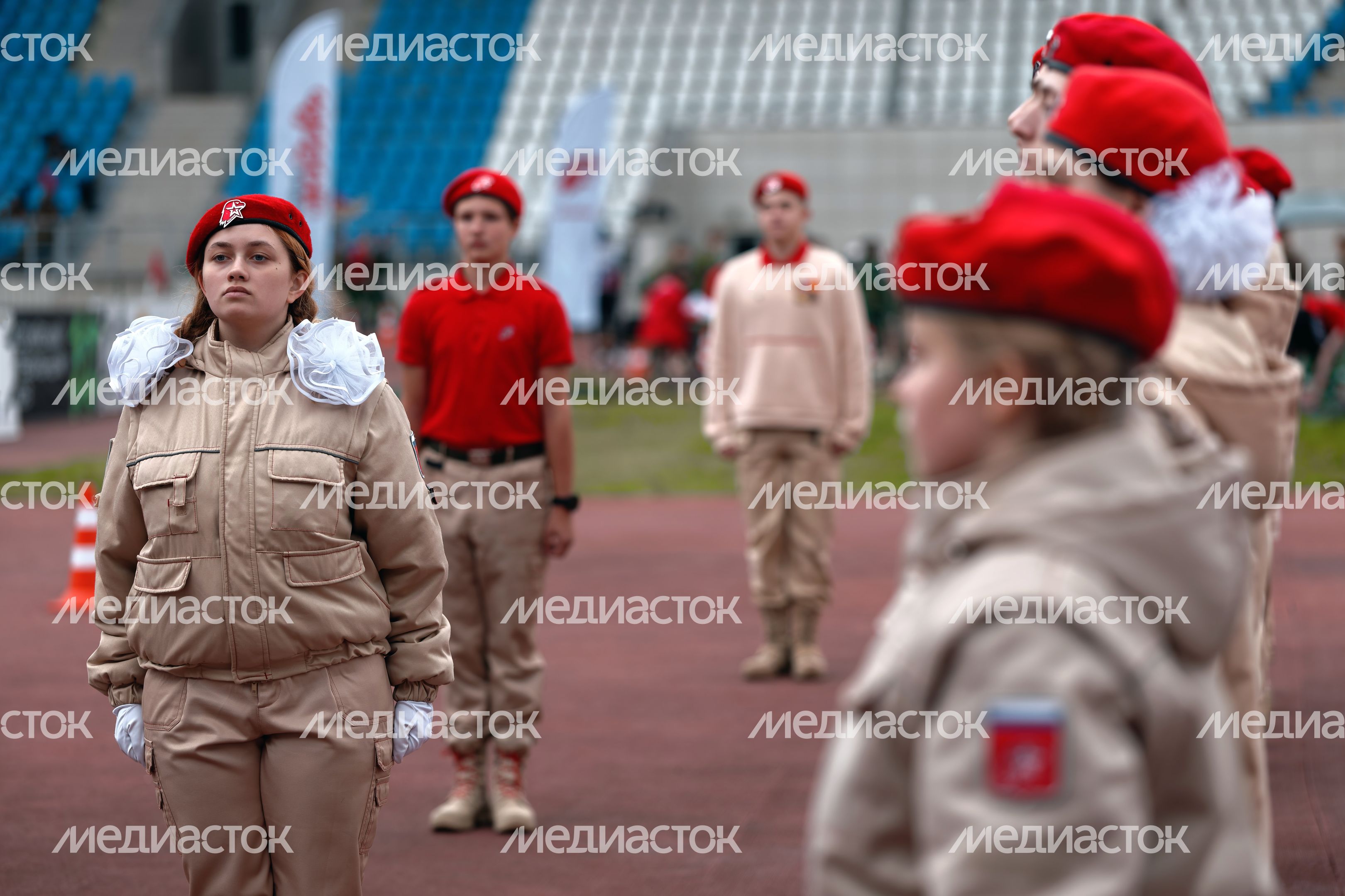 Смотр строя и песни показали школьники в военно-патриотической игре «Наследники Победы» в Подольске Смотр строя и песни показали школьники в военно-патриотической игре «Наследники Победы» в Подольске