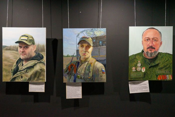 Домодедово. Молодежный центр "Победа". Выставка "Свои"