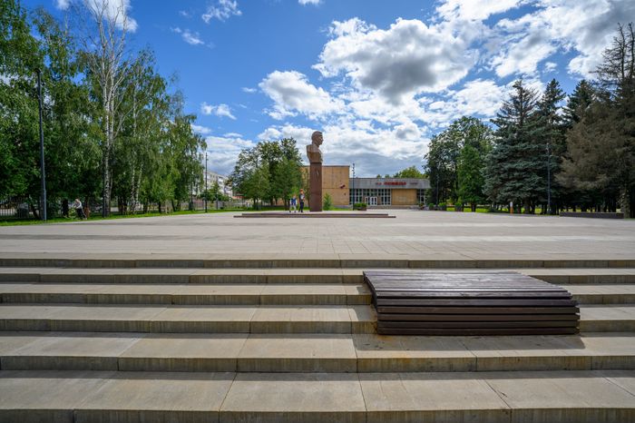 Площадь К.А. Мерецкова в Зарайском центральном парке культуры и отдыха