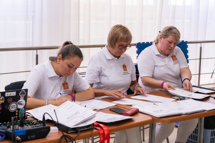 Соревнования по плаванию "Волна здоровья" в Рузе
