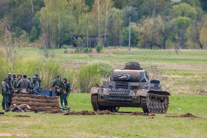 Военно-историческая реконструкция "Успех в единстве поколений" в Химках