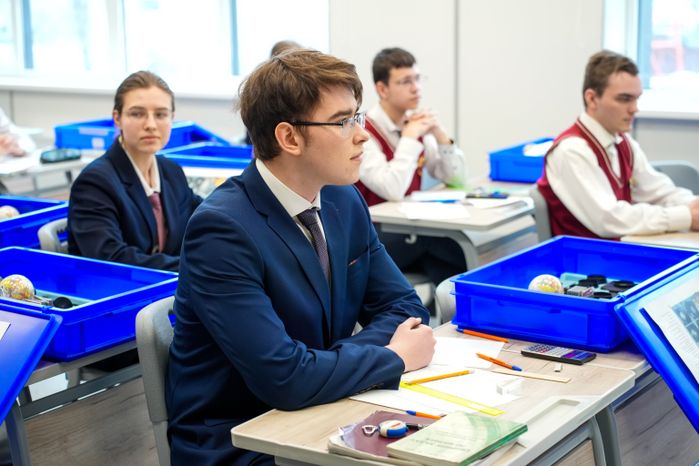Андрей Воробьёв посетил новое здание физико-математического лицея в Сергиевом Посаде