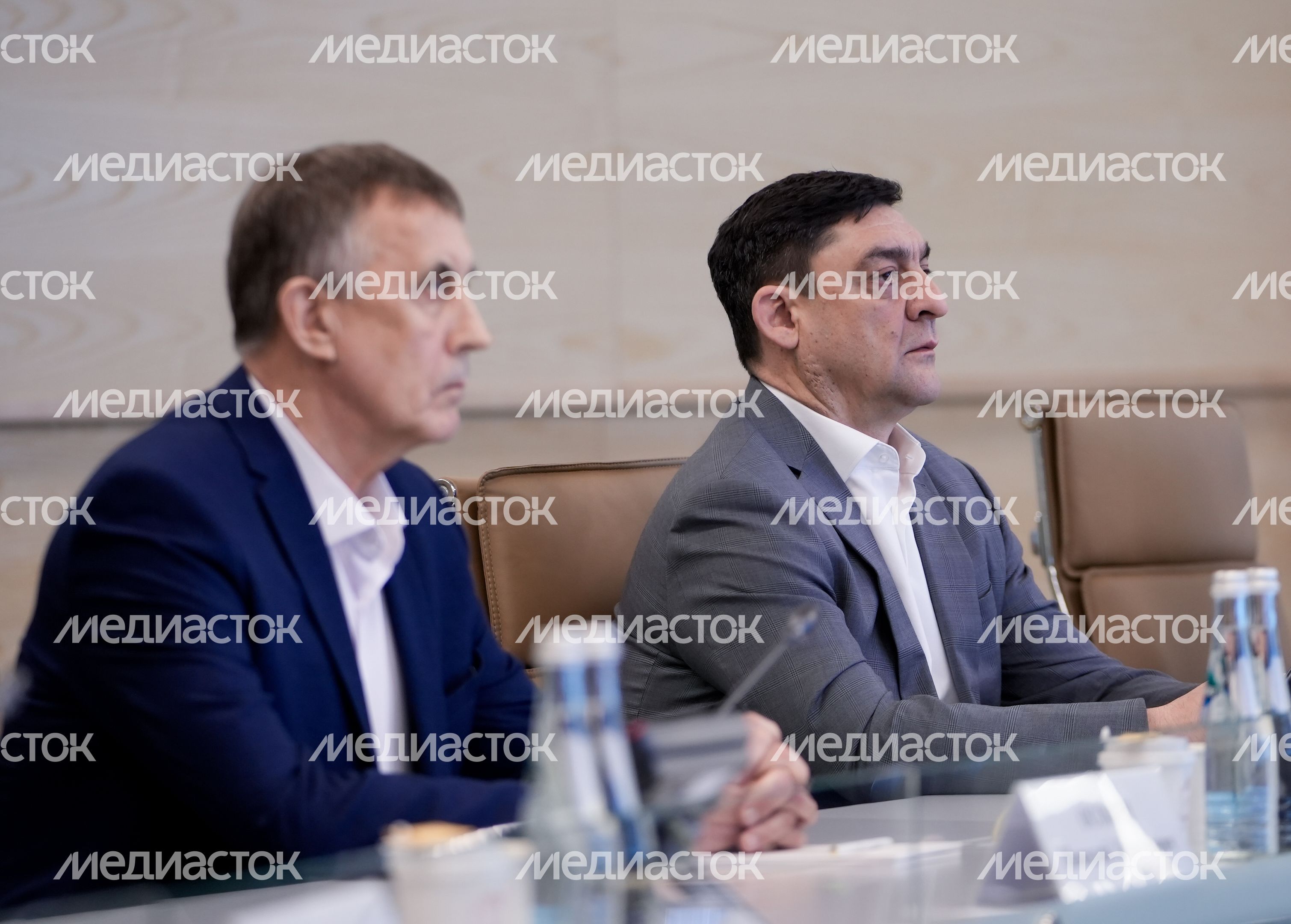 На совещании с губернатором главной темой стала поддержка защитников Родины и их близких На совещании с губернатором главной темой стала поддержка защитников Родины и их близких