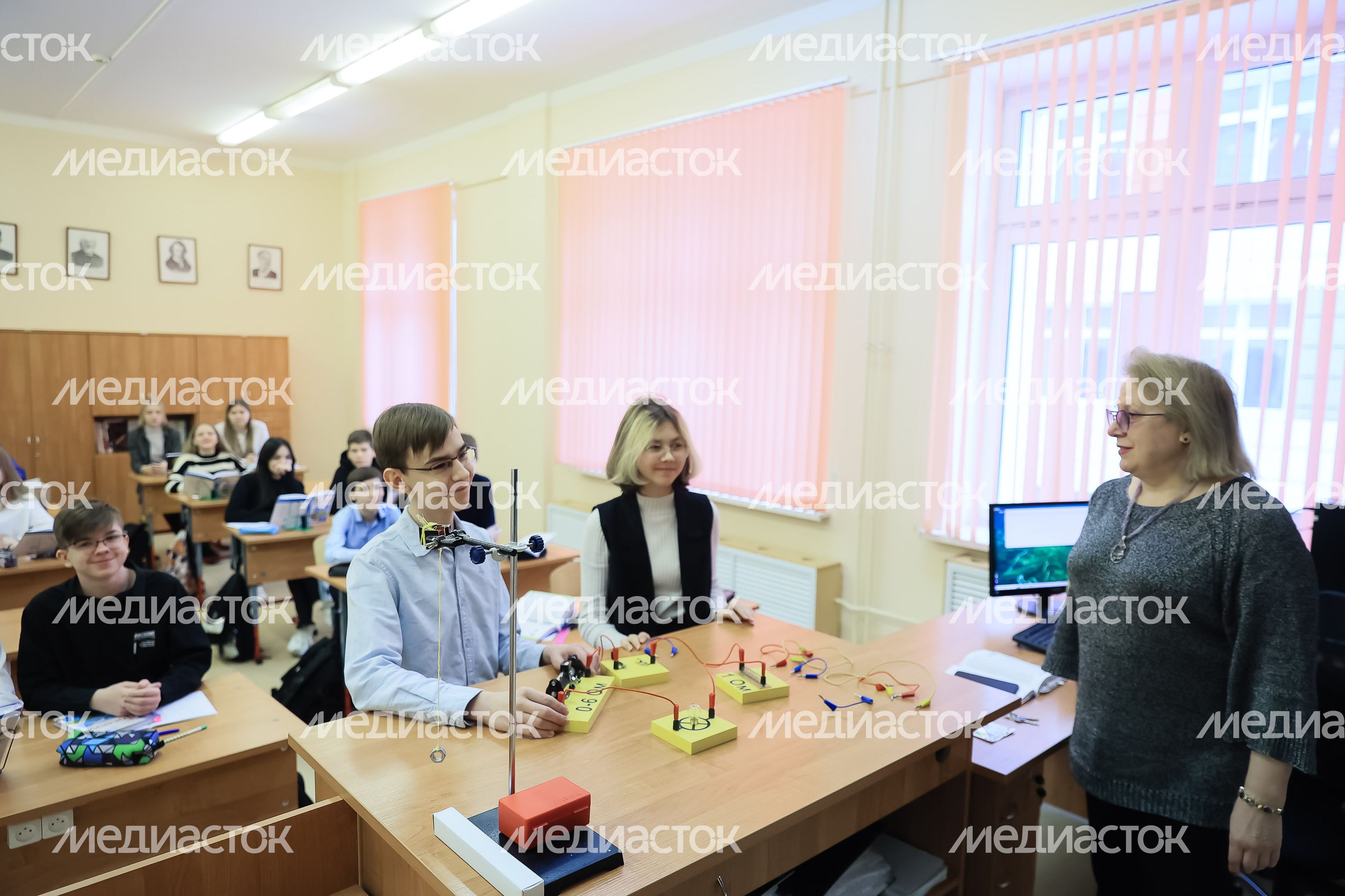 Встреча Губернатора Подмосковья со школьниками из Балашихи, чьи близкие находятся в зоне СВО