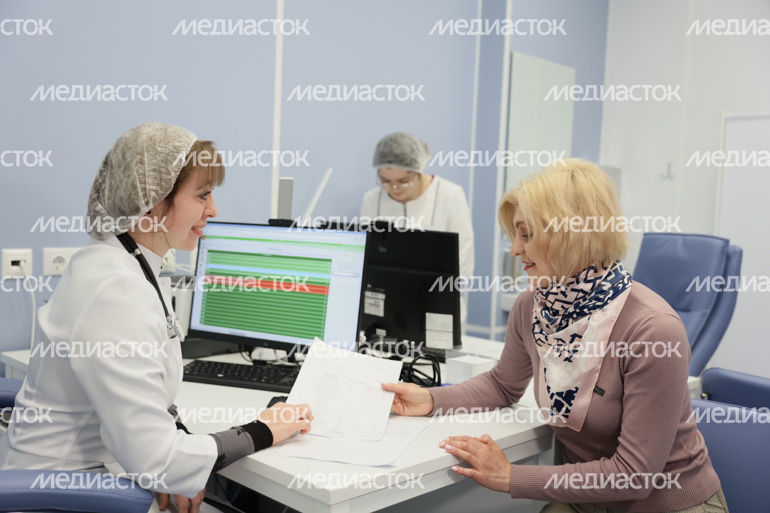 Открытие Губернатором Подмосковья и заместителем министра обороны РФ современного медицинского комплекса