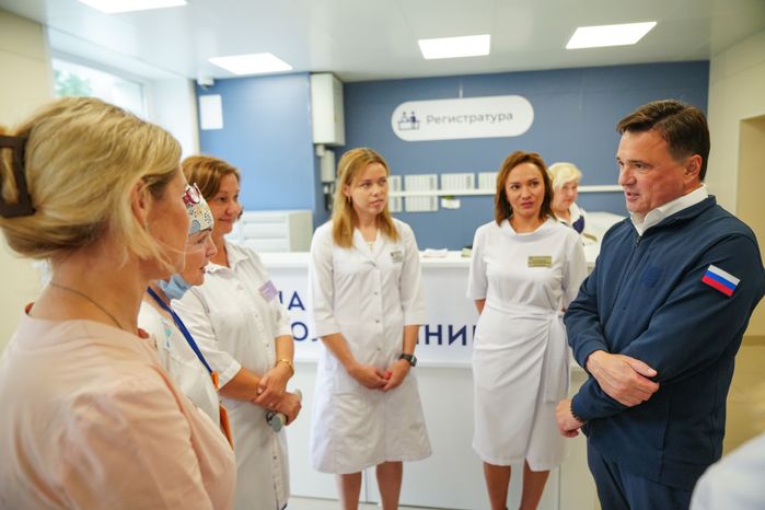 Андрей Воробьев посетил отремонтированную поликлинику в Дзержинском