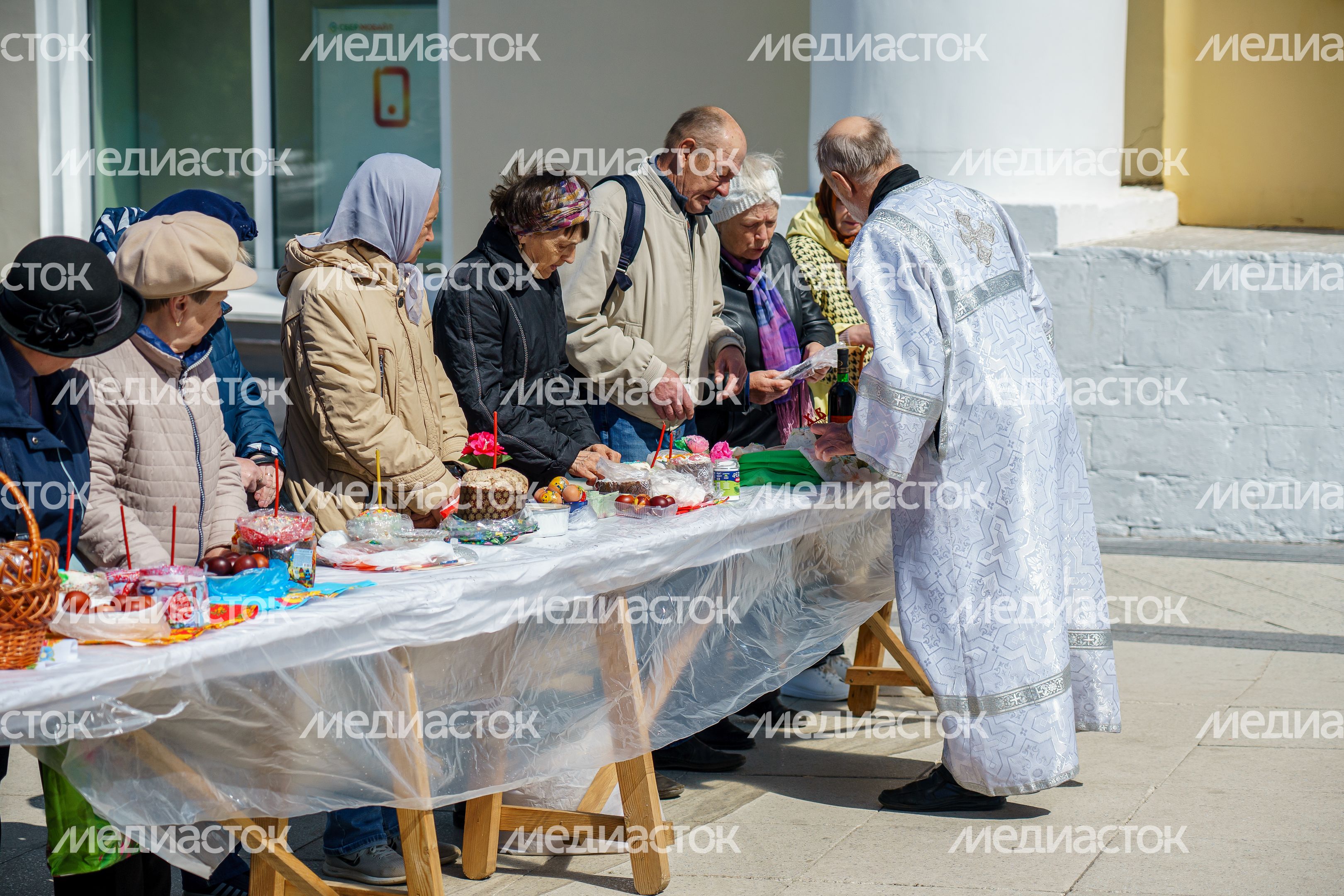 Освящение куличей в Иоанно-Богословском храме Коломны Освящение куличей в Иоанно-Богословском храме Коломны