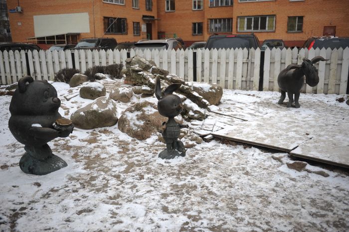 Памятник героям мультфильма «Винни Пух и все-все-все» в Раменском