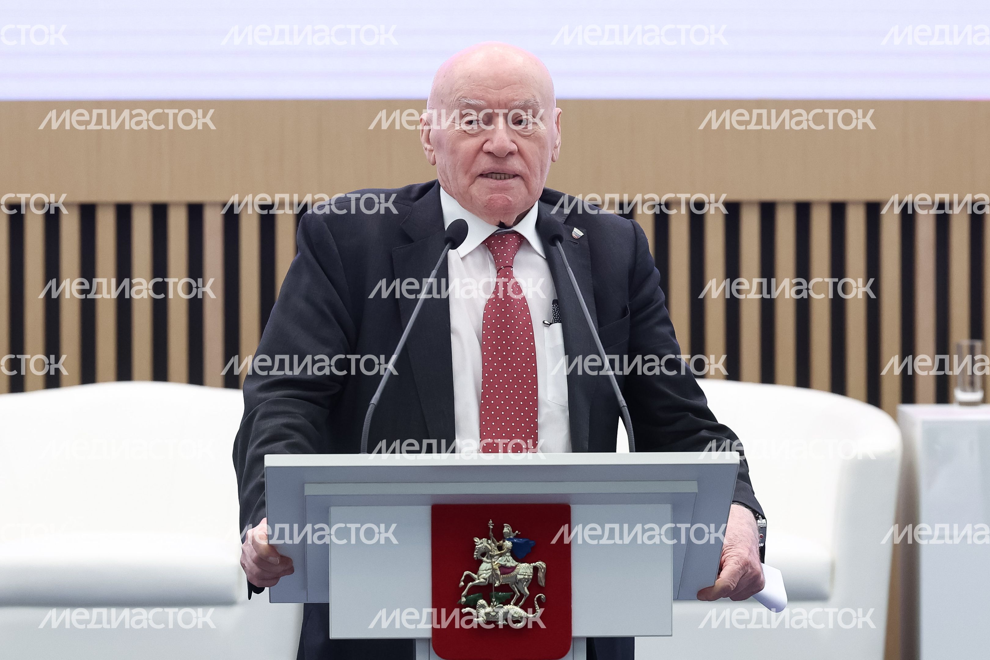Лео Бокерия выступил на III Московском областном конгрессе по перинатальной медицине Лео Бокерия выступил на III Московском областном конгрессе по перинатальной медицине
