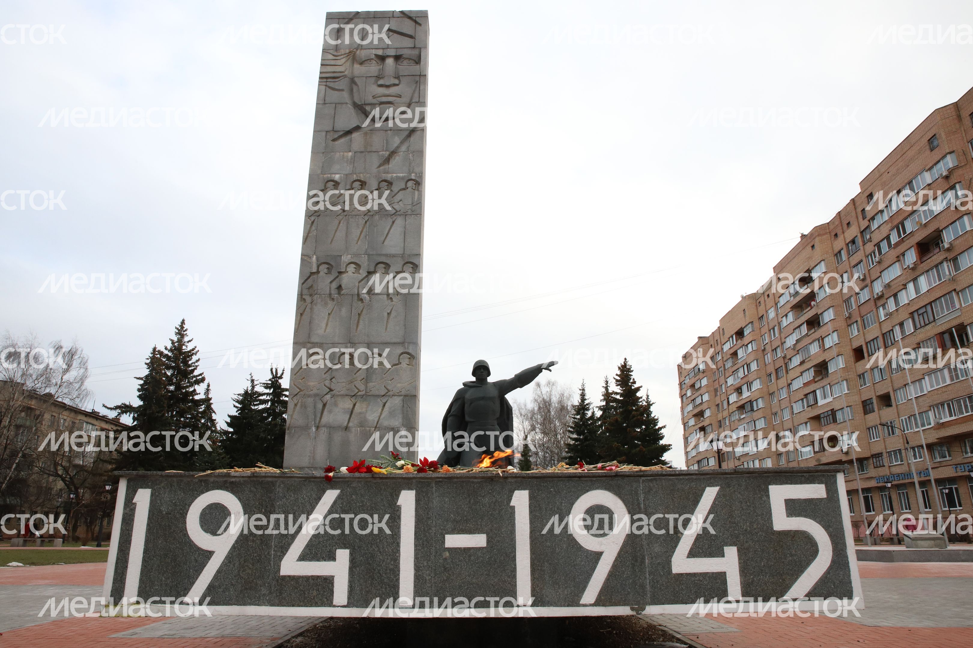 Памятник Воинам Землякам Памятник Воинам Землякам