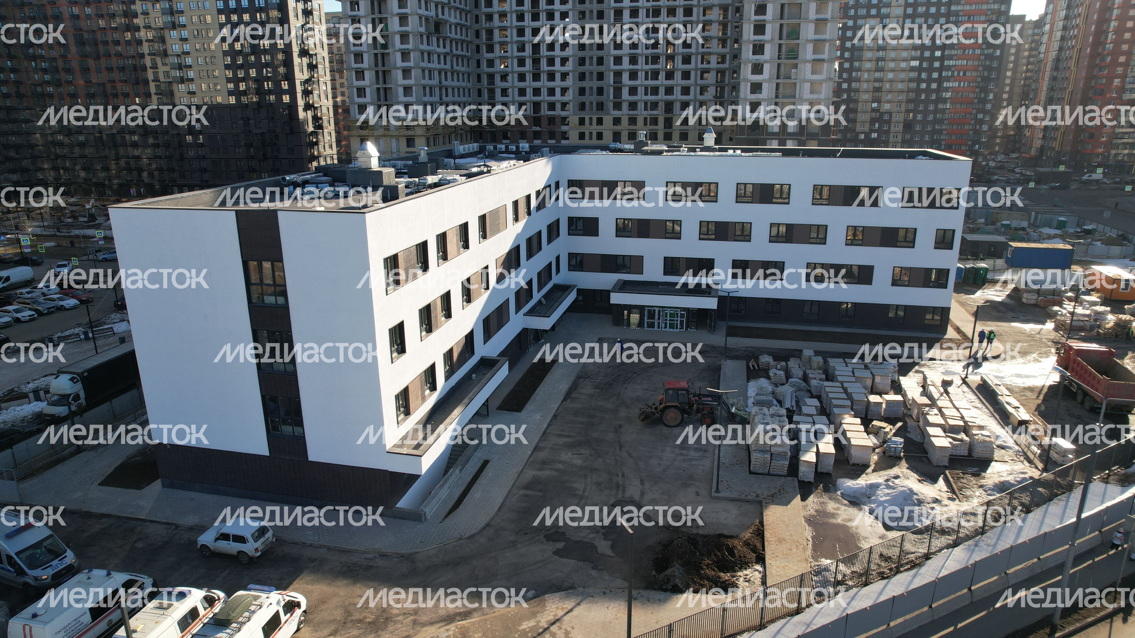 Строительство поликлиники на 540 посещений в смену в ЖК "Томилино парк" Строительство поликлиники на 540 посещений в смену в ЖК "Томилино парк"