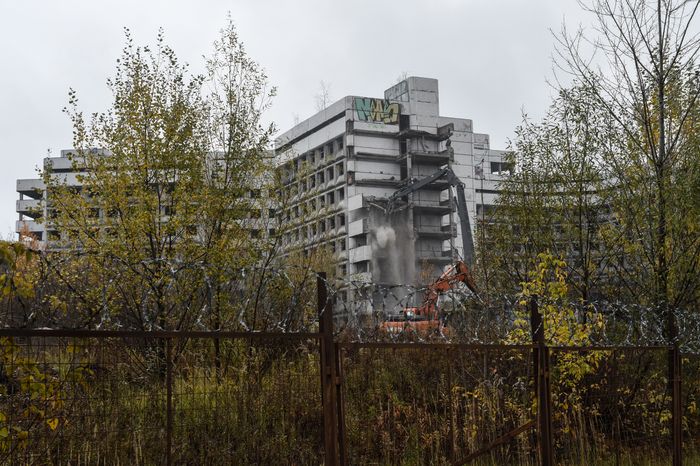 Начало работ по демонтажу Ховринской заброшенной больницы