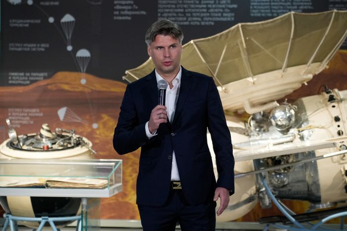 Дмитрий Баканов вручил награды лучшим сотрудникам НПО им. С.А. Лавочкина