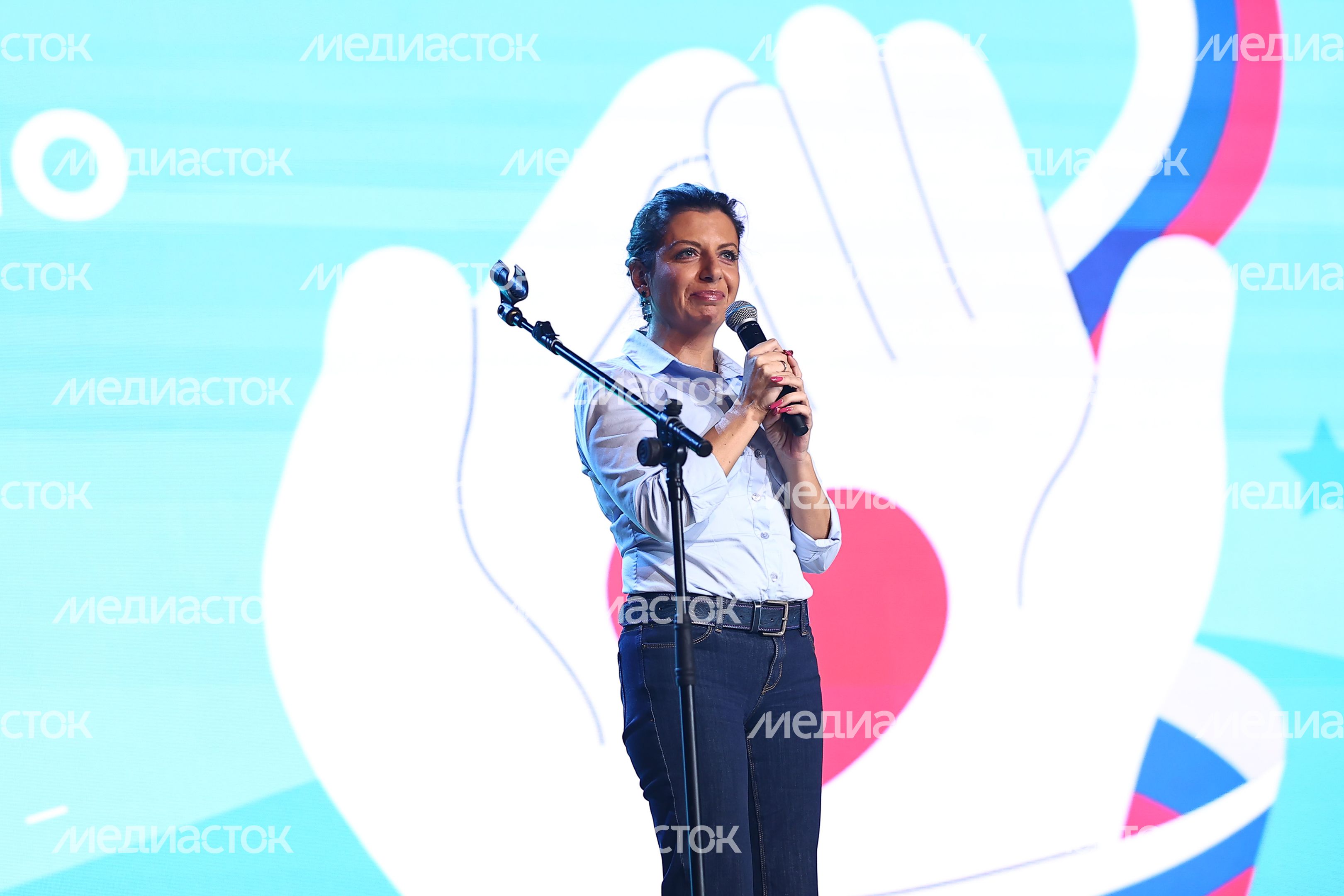 Награждение Губернатором лауреатов губернаторской премии «Мы рядом. Доброе дело»