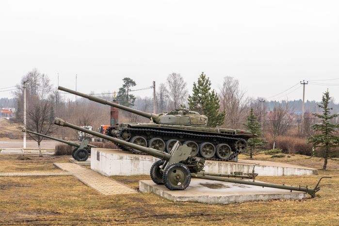 Памятник военной технике в п. Колюбакино Рузского округа