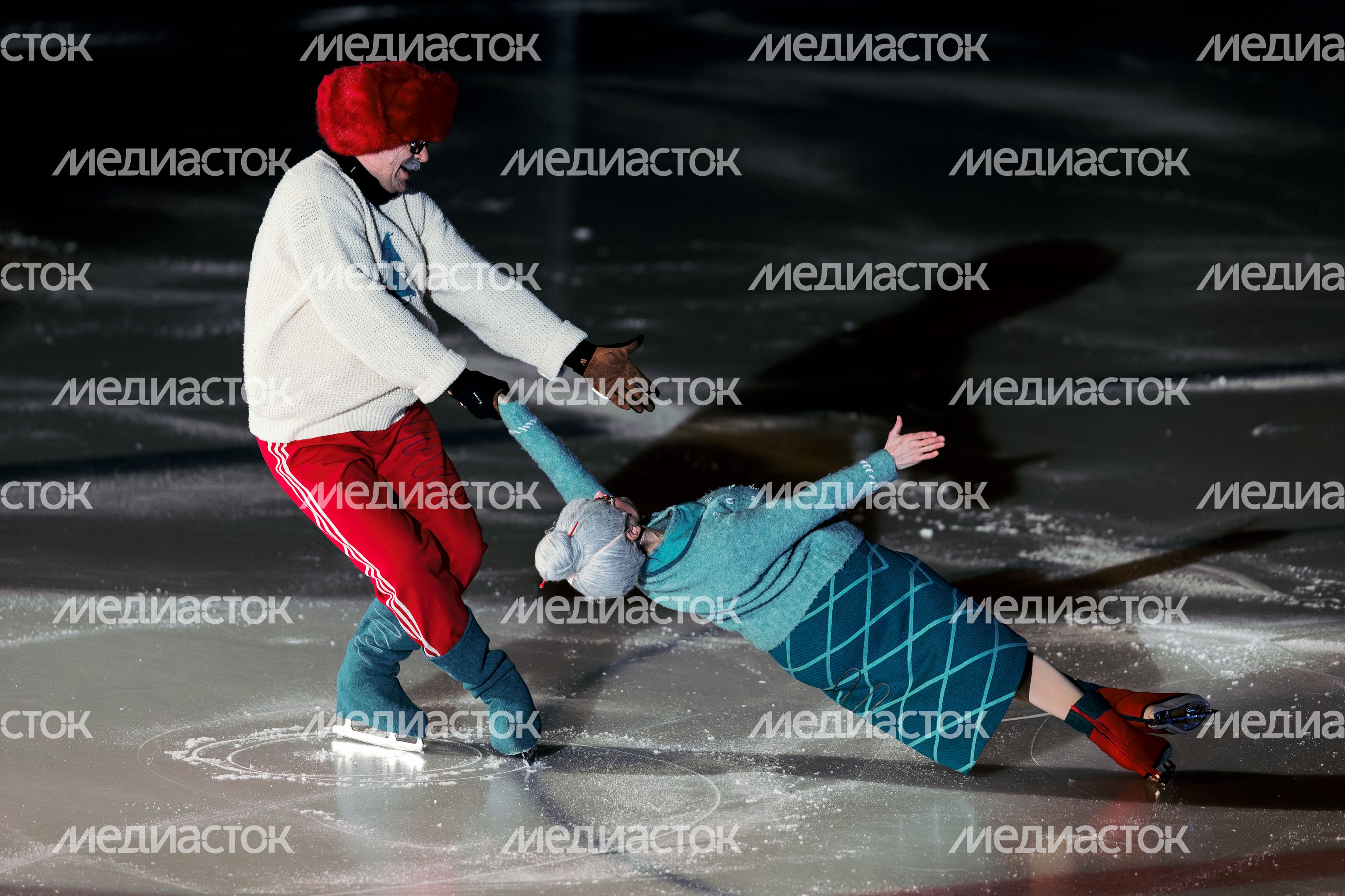 Артисты цирка на льду в шоу «Чемпионы» Ильи Авербуха в Волоколамске Артисты цирка на льду в шоу «Чемпионы» Ильи Авербуха в Волоколамске