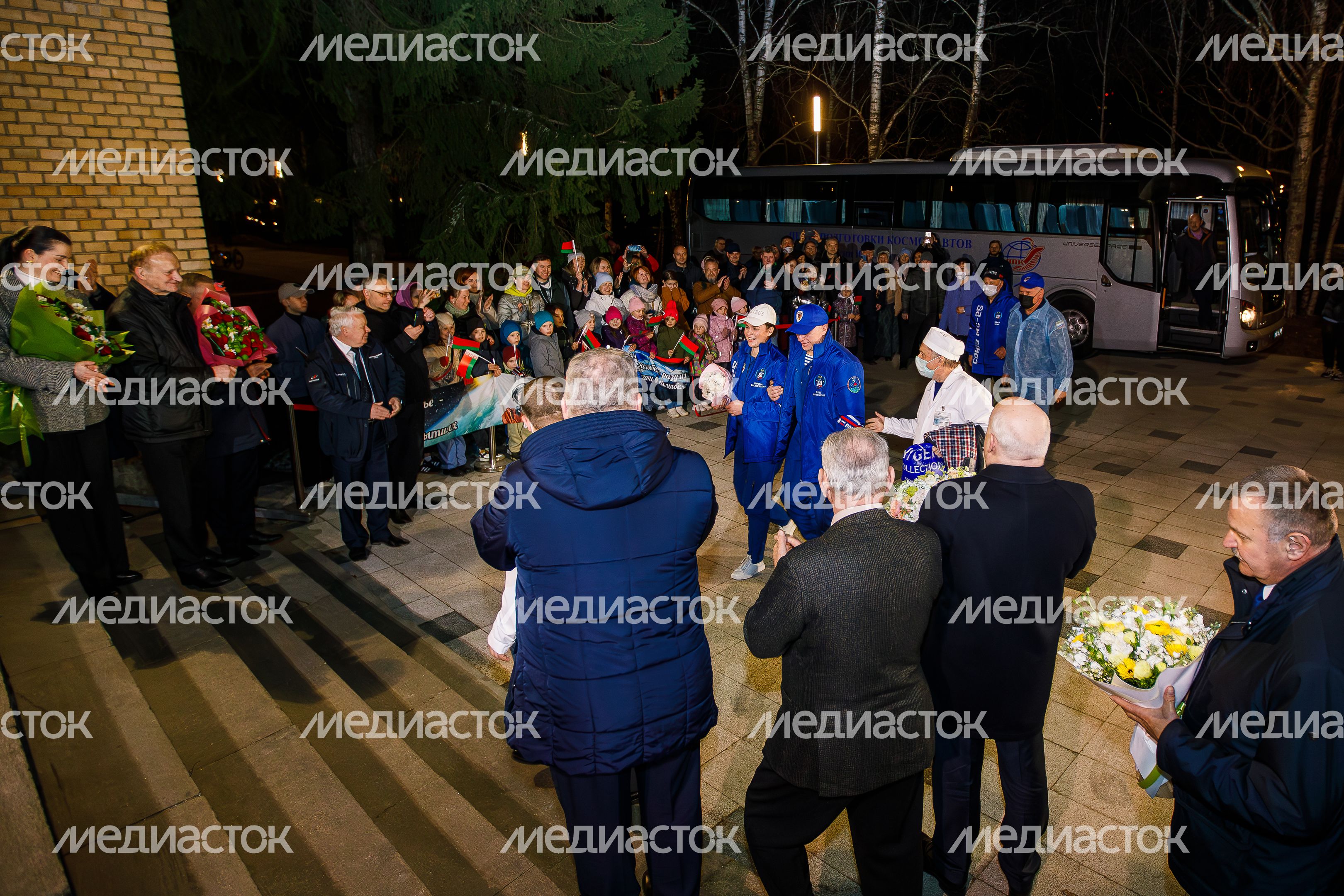 Звездный городок. Встреча членов экипажа 21-й экспедиции посещения МКС Звездный городок. Встреча членов экипажа 21-й экспедиции посещения МКС