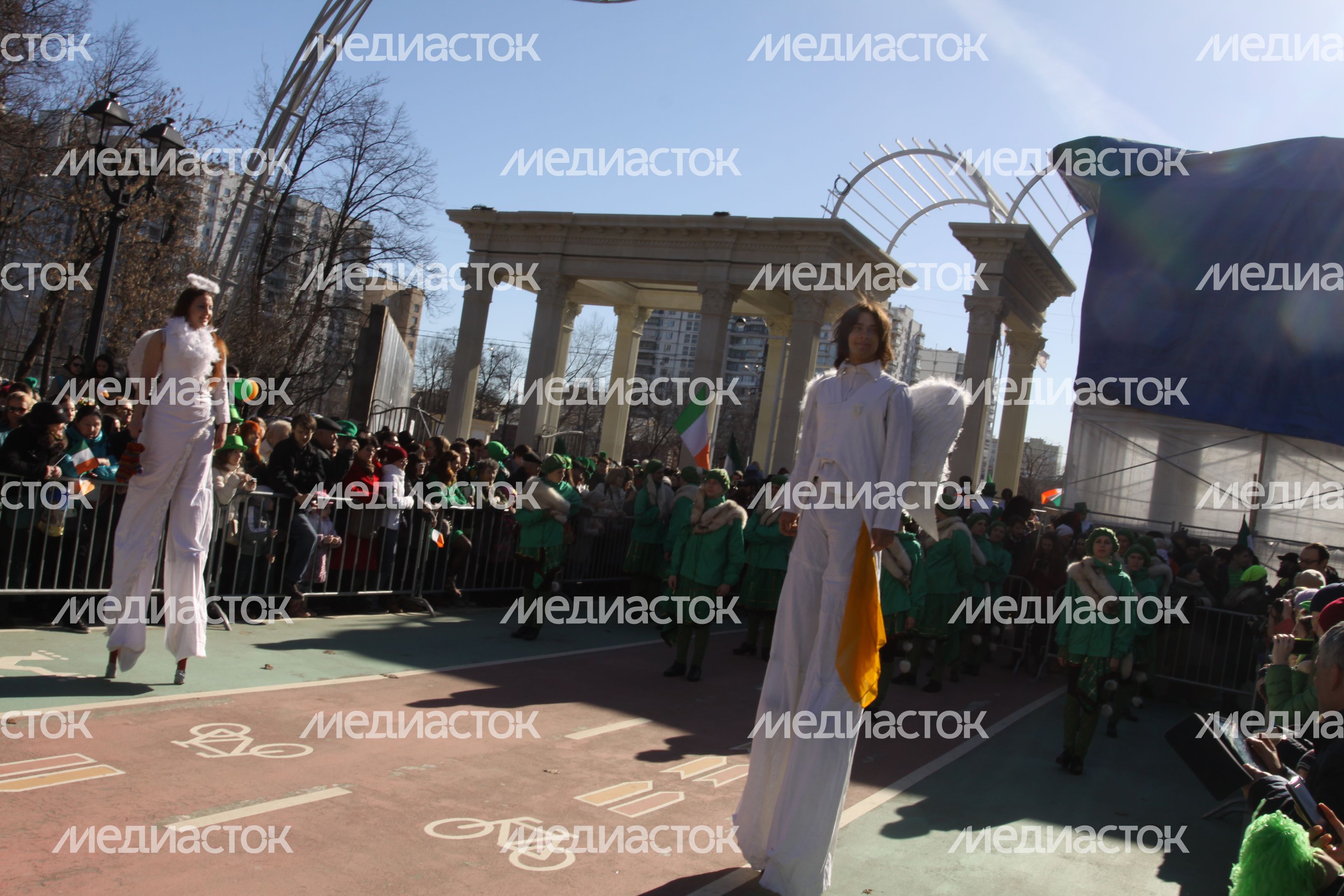Парад в честь Дня святого Патрика в парке «Сокольники» в Москве Парад в честь Дня святого Патрика в парке «Сокольники» в Москве