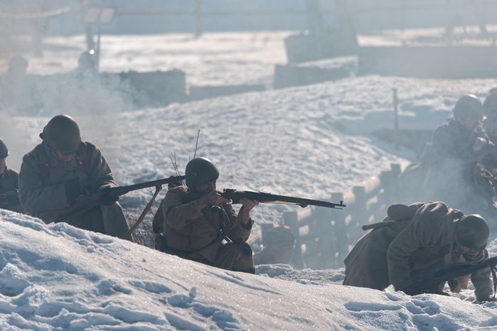 Военно-историческая реконструкция битвы за Сталинград у храма ВС РФ в Кубинке