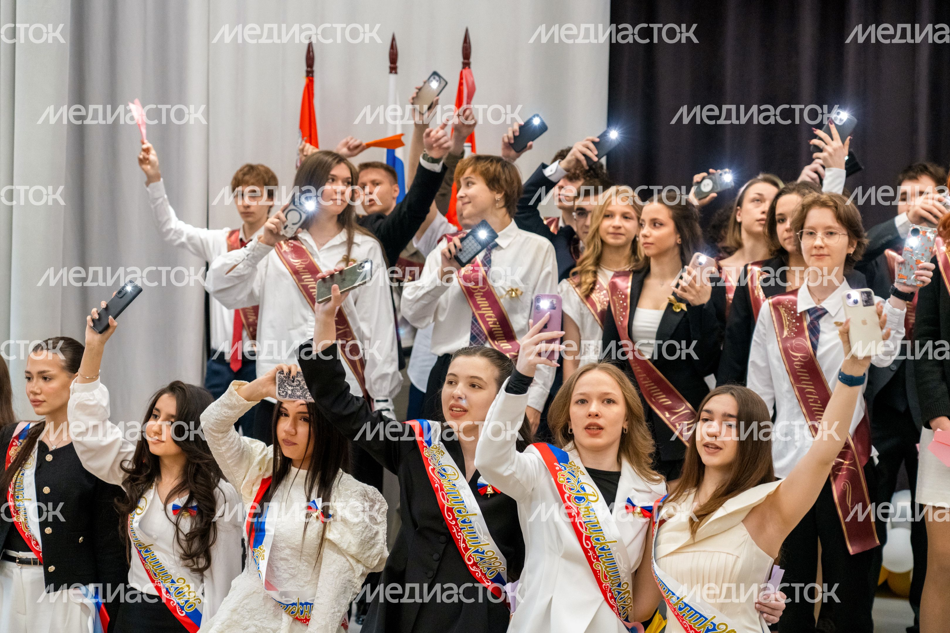 Последний звонок в школе №32 в Мытищах Последний звонок в школе №32 в Мытищах