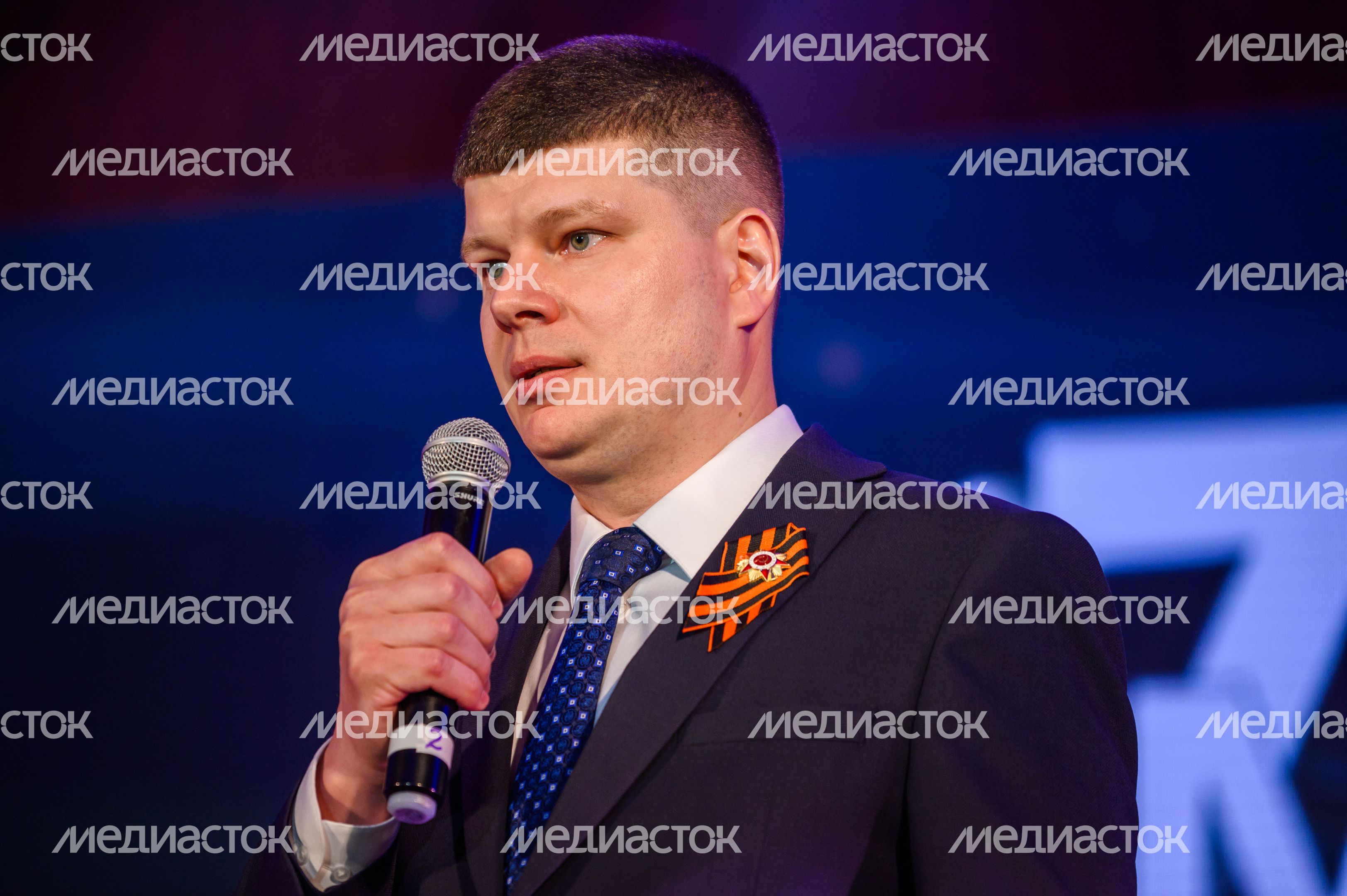 Церемония закрытия кинофестиваля "17 мгновений" в Павловском Посаде Церемония закрытия кинофестиваля "17 мгновений" в Павловском Посаде