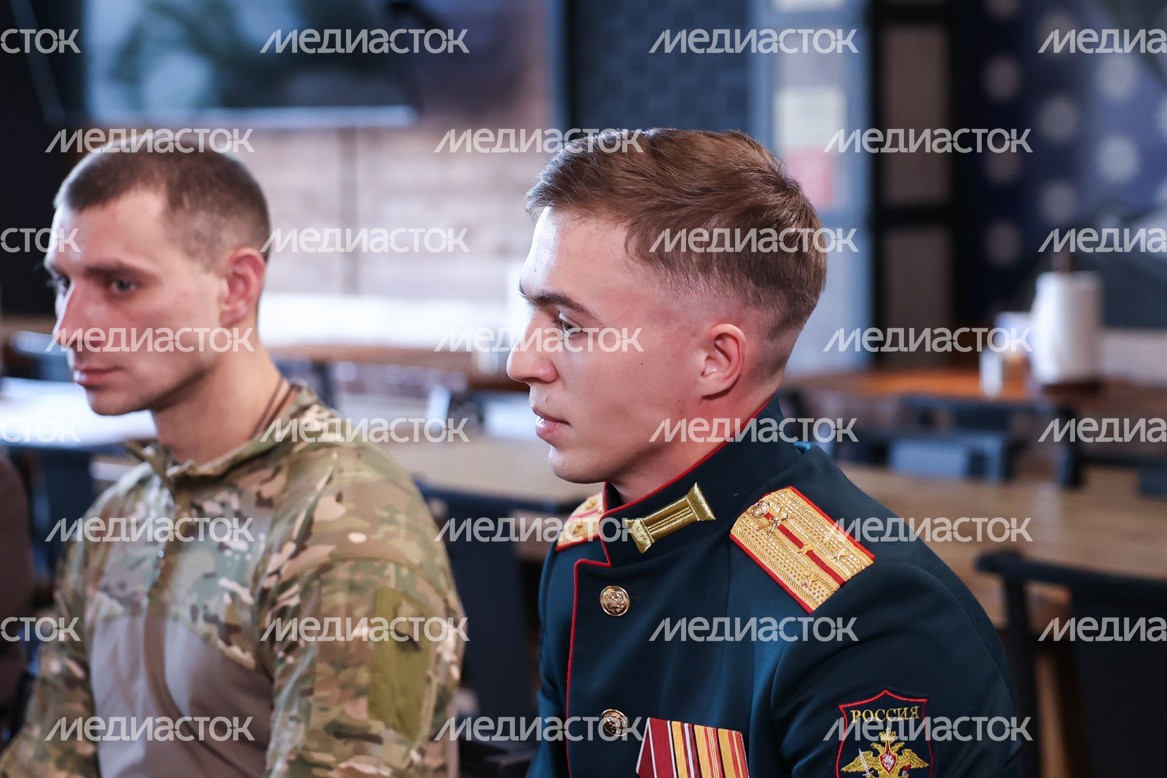 Андрей Воробьев пообщался с героями СВО и волонтерами за чашкой чая Андрей Воробьев пообщался с героями СВО и волонтерами за чашкой чая