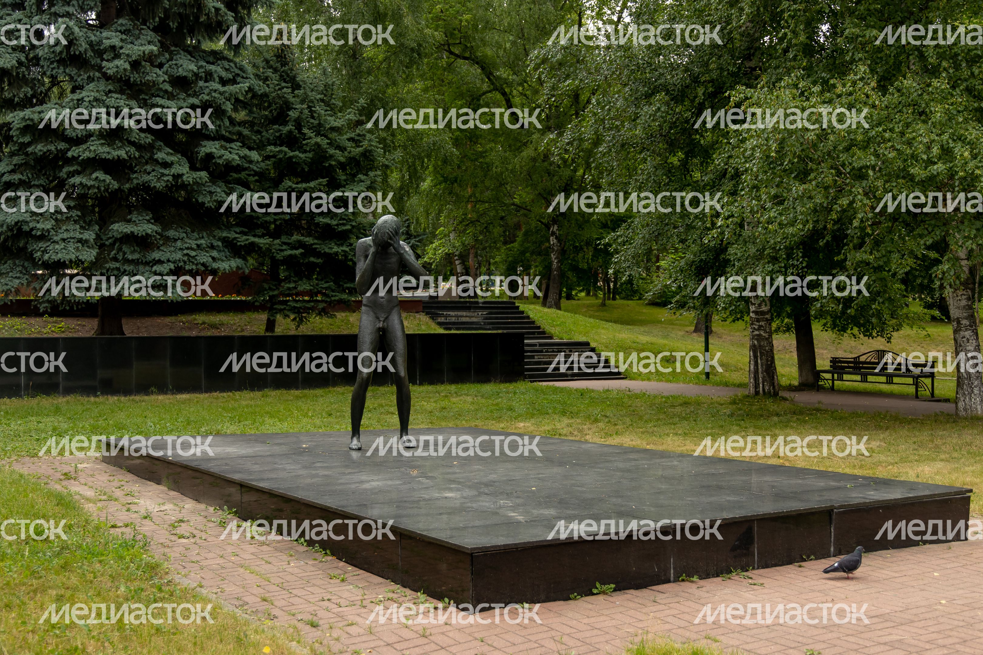Памятник Никто не забыт, Ничто не забыто