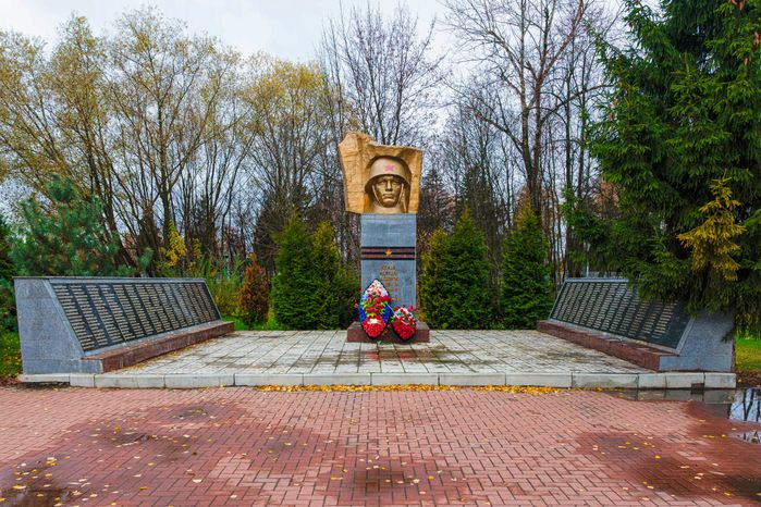 Мемориал павшим в Великой Отечественной войне в микрорайоне Востряково города Домодедово