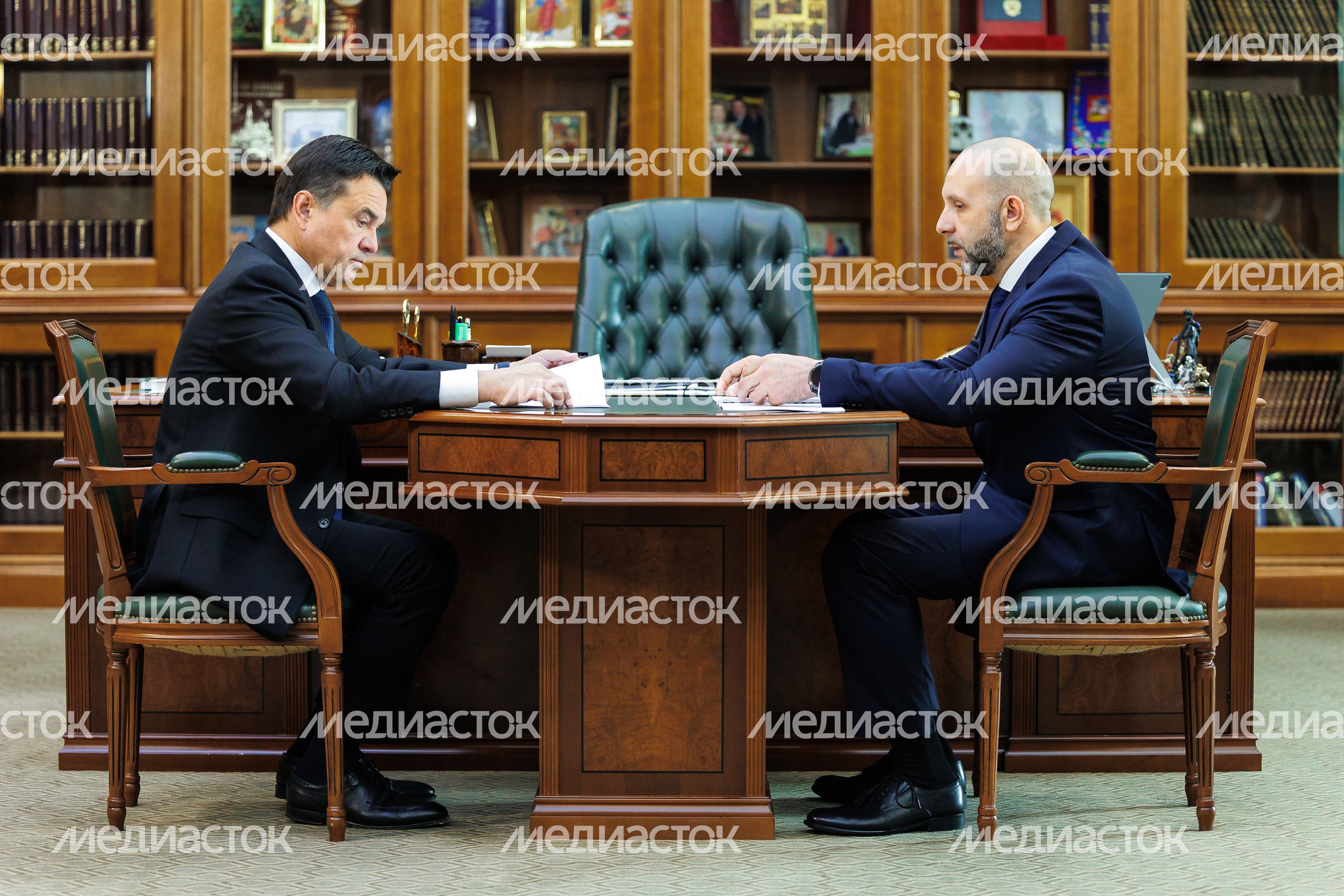 Рабочая встреча Андрея Воробьева с главой Орехово-Зуевского округа Русланом Заголовацким