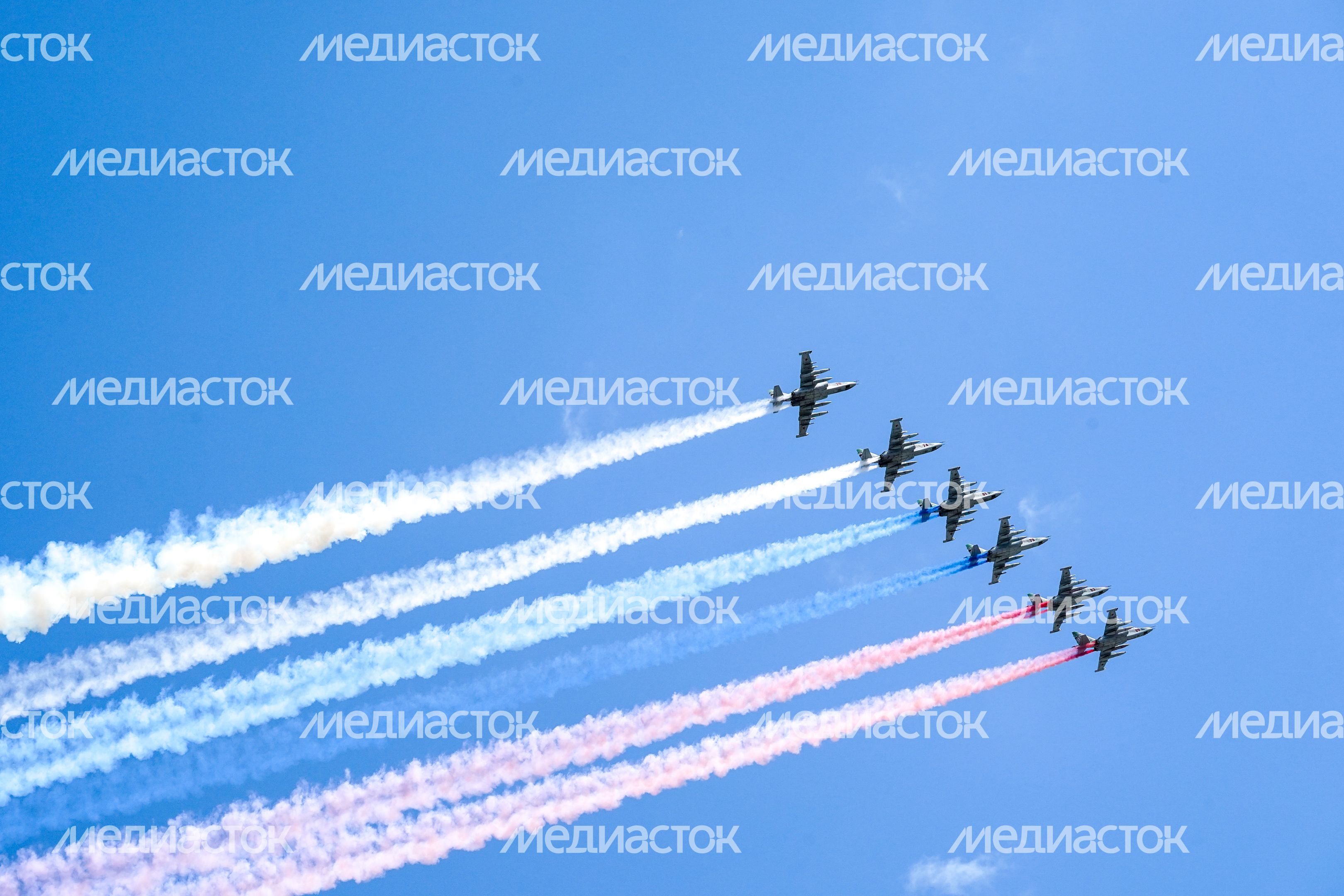 Тренировочные полеты над Красной площадью экипажей самолетов ВКС, принимающих участие в военном параде